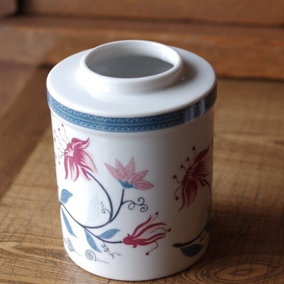 Royal Pavilion Porcelain Canister, Elizabeth Arden Christmas collection 1978 - Picture 5 of 6